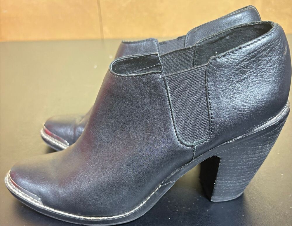 DV by Dolce Vita Carlin Metal Tip Pointy Toe Black Leather Bootie Heels size 9